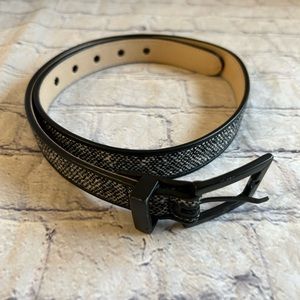 TALBOTS MADE IN ITALY WOMENS HERRINGBONE TWEED LIKE LEATHER BELT SIZE MEDUIM